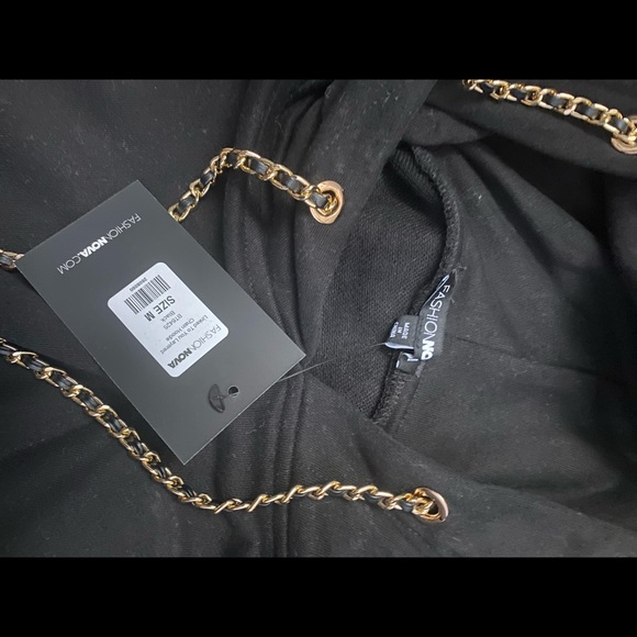 New with tags! FN cropped hoodie with gold chain - Picture 4 of 4